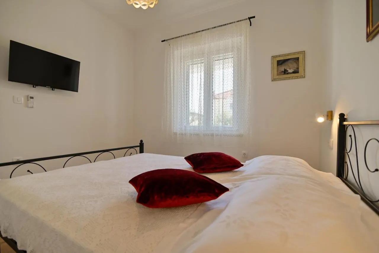 Apartments Art Трогир