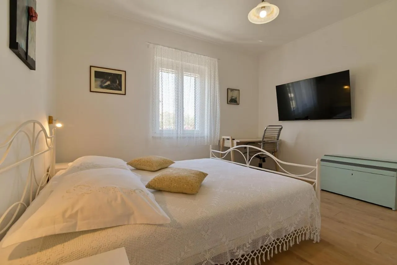Apartments Art Trogir 0*,