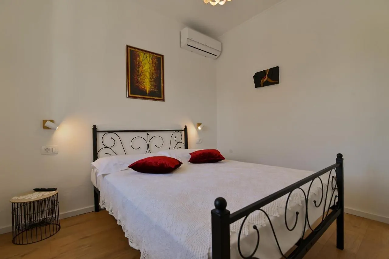 Apartments Art Trogir